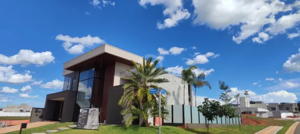 Sobrado com 4 Quartos à venda, 369m² no Jardins França, Goiânia