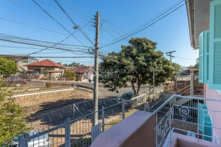 Casa com 4 Quartos à venda, 165m² no Medianeira, Porto Alegre