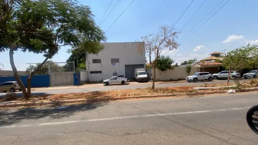 Galpão/Depósito/Armazém à venda, 550m² no Cidade Jardim, Goiânia