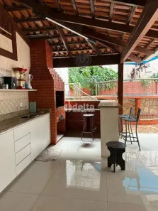 Casa com 4 Quartos para alugar, 385m² no Lídice, Uberlândia