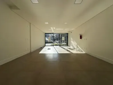 Ponto Comercial para alugar, 60m² no Vila Nova, Blumenau