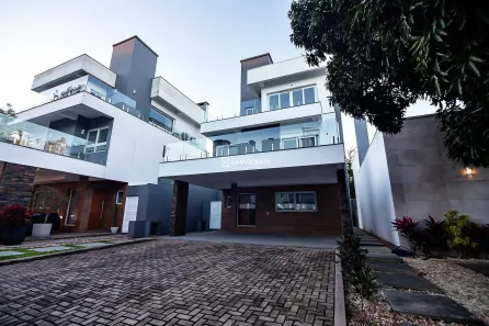 Casa de Condomínio com 3 Quartos para alugar, 334m² no Pedra Redonda, Porto Alegre
