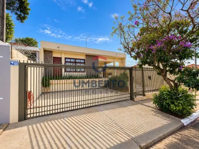 Casa com 3 Quartos à venda, 202m² no Vila Mano, Ourinhos