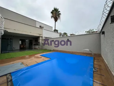 Sobrado com 3 Quartos à venda, 170m² no Goiânia 2, Goiânia