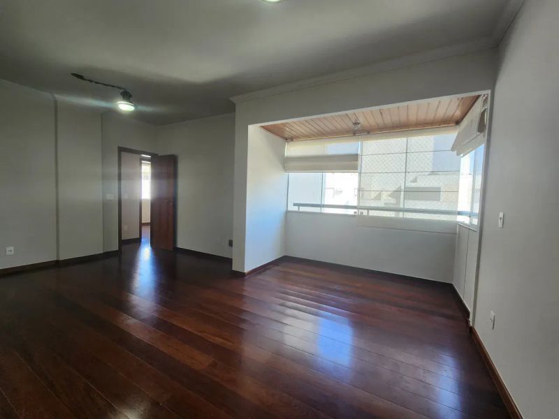 Apartamento com 3 quartos — Santo Antônio, Belo Horizonte