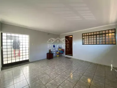 Casa com 2 Quartos para alugar, 100m² no Jardim Califórnia, Franca