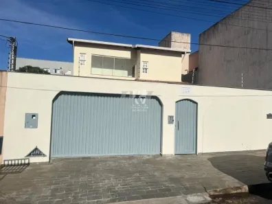 Casa com 5 Quartos à venda, 296m² no Umuarama, Uberlândia