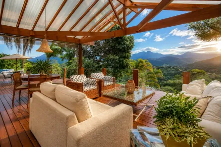 Casa de Condomínio com 5 Quartos à venda, 174m² no Nogueira, Petrópolis