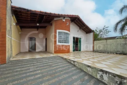 Casa com 3 Quartos à venda, 140m² no Jardim Tres Marias, Peruíbe