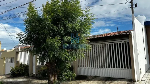 Casa com 4 Quartos à venda, 146m² no Candelária, Natal