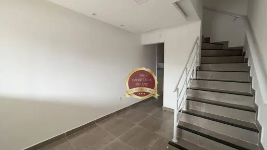 Sobrado com 2 Quartos à venda, 57m² no Caiçara, Praia Grande