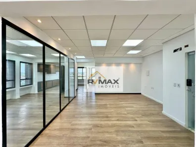 Sala Comercial para alugar, 136m² no Jardim Lambreta, Cotia