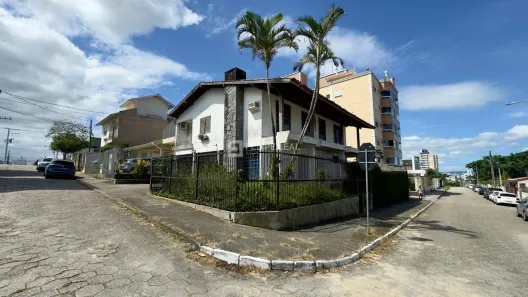 Casa com 5 Quartos à venda, 320m² no Ipiranga, São José