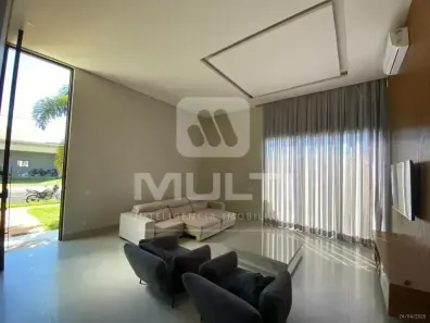 Casa de Condomínio com 3 Quartos para alugar, 250m² no Jardim Sul, Uberlândia