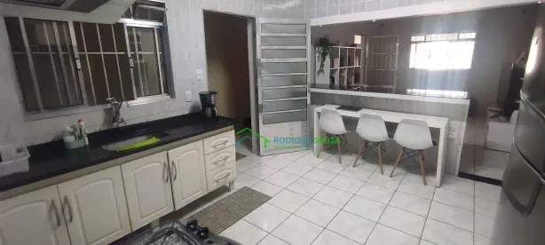 Casa com 4 Quartos à venda, 300m² no Jardim Yaya, Carapicuíba