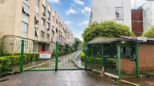 Apartamento com 4 Quartos para alugar, 75m² no Medianeira, Porto Alegre