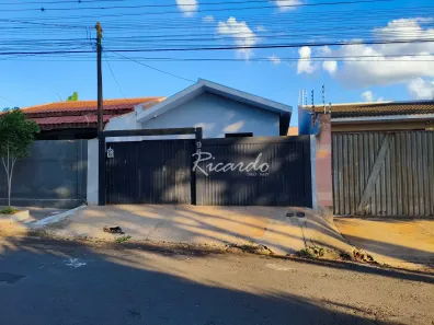 Casa com 3 Quartos para alugar, 120m² no Jardim Petrópolis, Arapongas