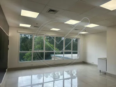 Sala Comercial para alugar, 48m² no Sítio Tamboré Alphaville, Barueri