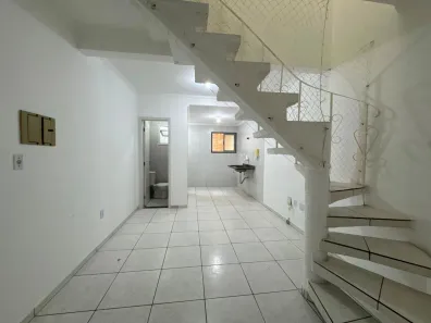 Casa de Condomínio com 2 Quartos para alugar, 66m² no Canto do Forte, Praia Grande