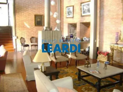Sobrado com 4 Quartos à venda, 750m² no Jardim Guedala, São Paulo