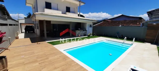 Casa com 4 Quartos à venda, 300m² no Jardim Britânia, Caraguatatuba