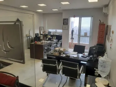 Sala Comercial à venda, 42m² no Vila Mathias, Santos