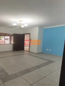 Sobrado com 3 Quartos para venda ou aluguel, 180m² no Vila Scarpelli, Santo André