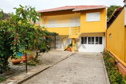 Casa com 3 Quartos à venda, 200m² no Centro, Bombinhas