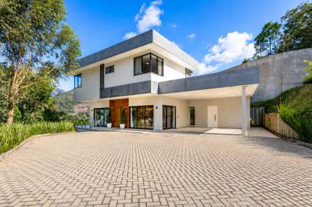 Casa de Condomínio com 3 Quartos à venda, 280m² no Parque do Imbui, Teresópolis