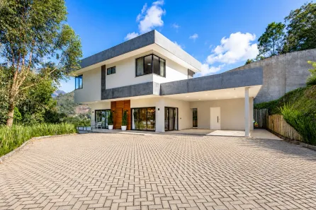 Casa de Condomínio com 3 Quartos à venda, 280m² no Parque do Imbui, Teresópolis