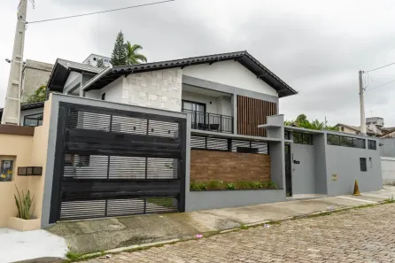 Casa com 3 Quartos à venda, 105m² no Boa Vista, Joinville