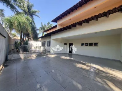 Casa com 3 Quartos para alugar, 313m² no São Vicente, Londrina