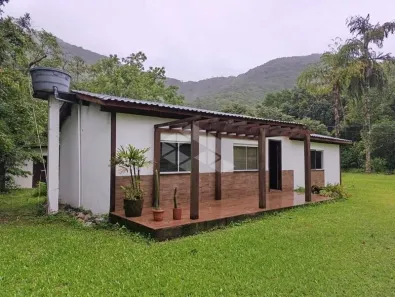 Casa com 2 Quartos para alugar, 90m² no São João do Rio Vermelho, Florianópolis