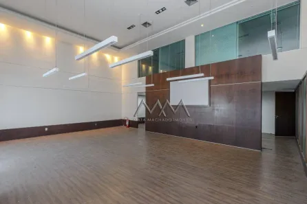 Ponto Comercial para alugar, 600m² no Santa Efigênia, Belo Horizonte