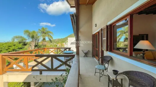 Casa com 5 Quartos à venda, 310m² no Lagoa da Conceição, Florianópolis