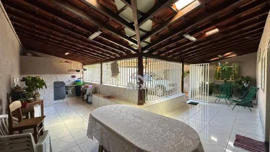Casa com 3 Quartos à venda, 169m² no Santa Rosa, Uberlândia