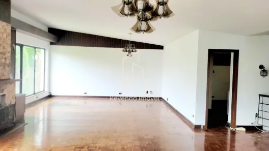 Sobrado com 7 Quartos para alugar, 430m² no Sumaré, São Paulo