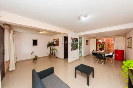 Sobrado com 4 Quartos à venda, 133m² no Santo Inácio, Curitiba