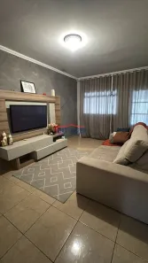 Casa com 2 Quartos para alugar, 110m² no Jardim do Vale, Jacareí