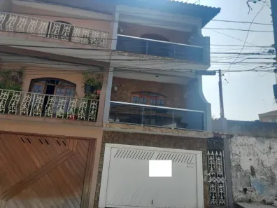 Sobrado com 4 Quartos à venda, 196m² no Jardim Guapituba, Mauá