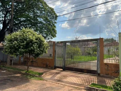 Casa com 2 Quartos à venda, 122m² no Amambaí, Campo Grande