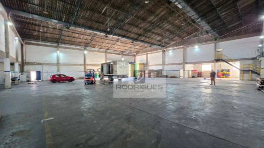 Galpão/Depósito/Armazém para alugar, 2470m² no Vila Nogueira, Diadema
