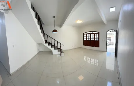 Casa com 4 Quartos para alugar, 360m² no Telégrafo, Belém