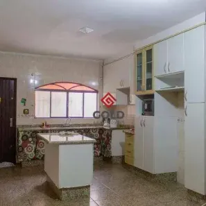 Sobrado com 4 Quartos para alugar, 249m² no Bangú, Santo André