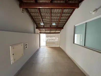 Casa de Condomínio com 2 Quartos para alugar, 78m² no Jardim Holanda, Uberlândia