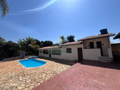 Fazenda/Sítio com 3 Quartos à venda, 302m² no Chácara Novo Horizonte, Contagem