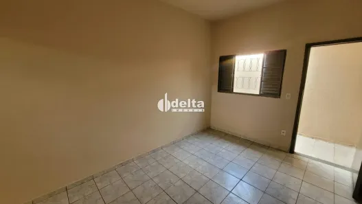 Casa com 3 Quartos para alugar, 153m² no Brasil, Uberlândia