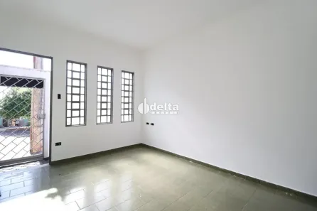 Casa com 3 Quartos para alugar, 140m² no Tubalina, Uberlândia