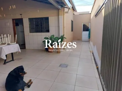 Casa com 5 Quartos à venda, 225m² no Luizote de Freitas, Uberlândia