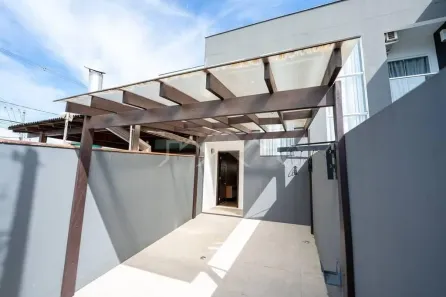 Sobrado com 2 Quartos à venda, 53m² no Adhemar Garcia, Joinville